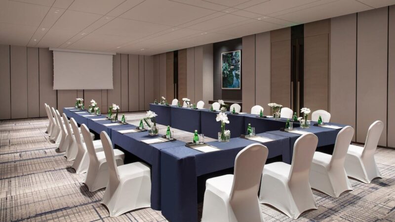 Ballroom 04