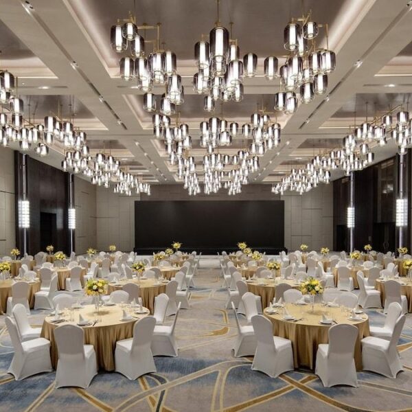 Ballroom 05