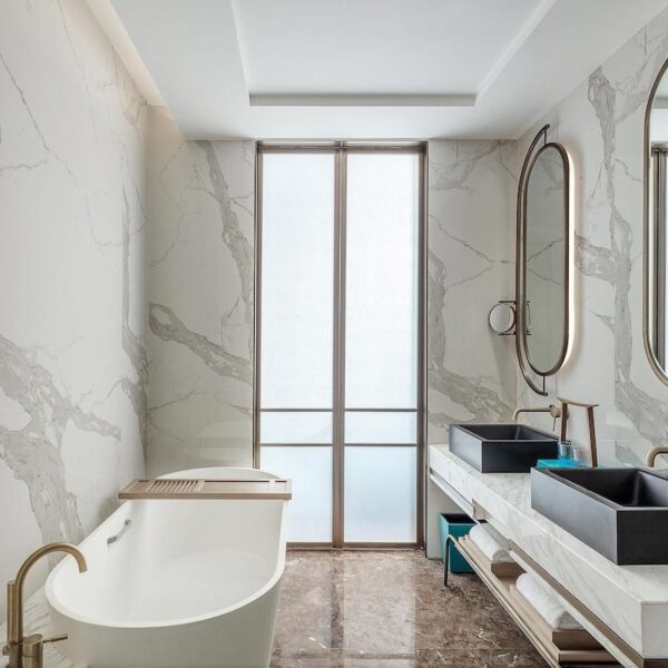 Hotel Bathroom 11