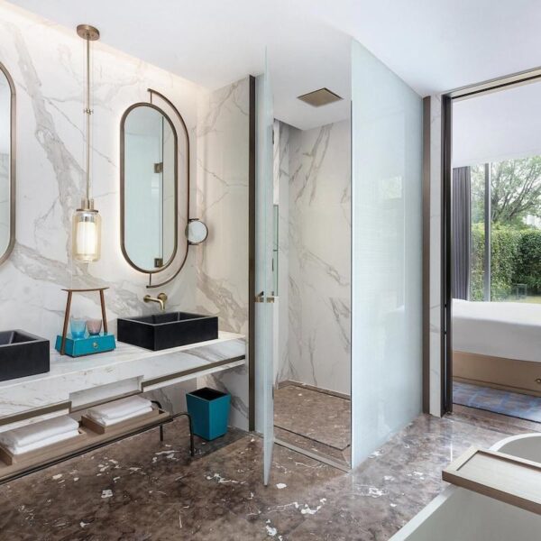 Hotel Bathroom 12