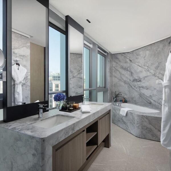 Hotel Bathroom 15