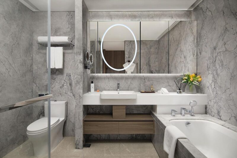 Hotel Bathroom 16