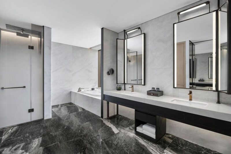 Hotel Bathroom 21