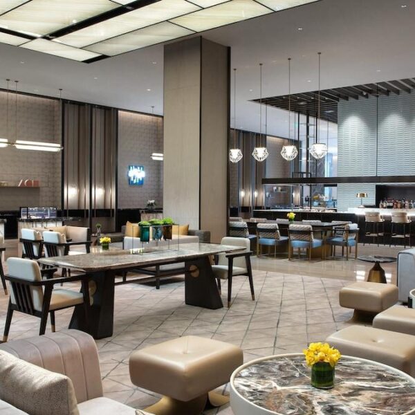 Hotel Lobby 08