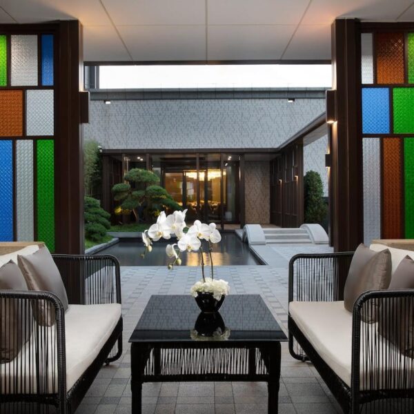 Hotel Lobby 14