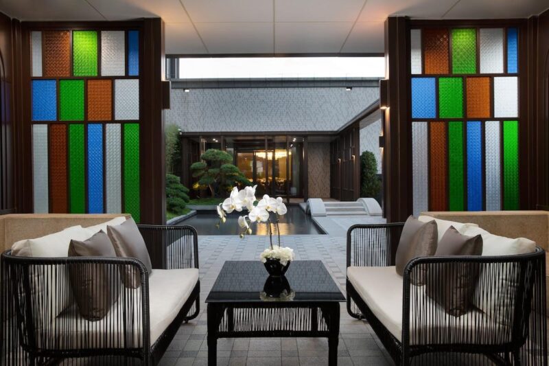 Hotel Lobby 14