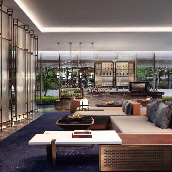 Hotel Lobby 15