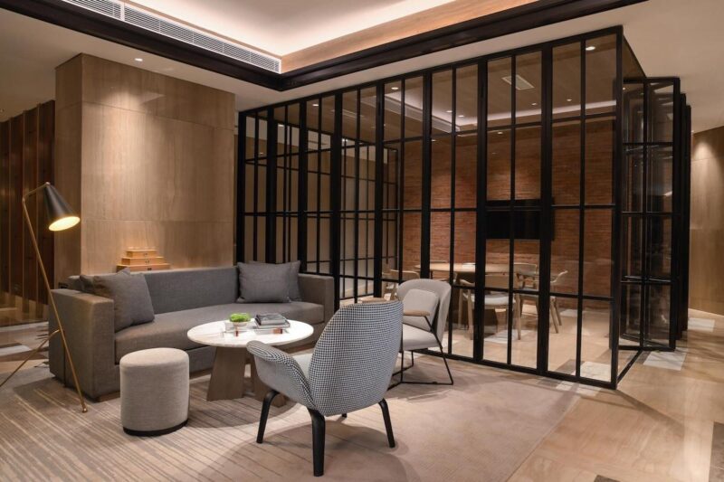 Hotel Lobby 23