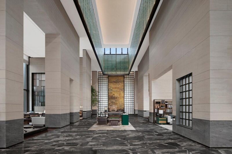 Hotel Lobby 34